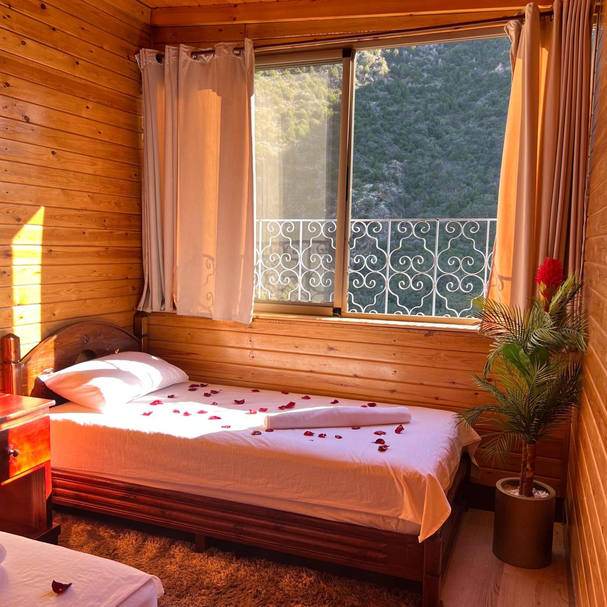 Hotel Nabil Akchour Екстериор снимка