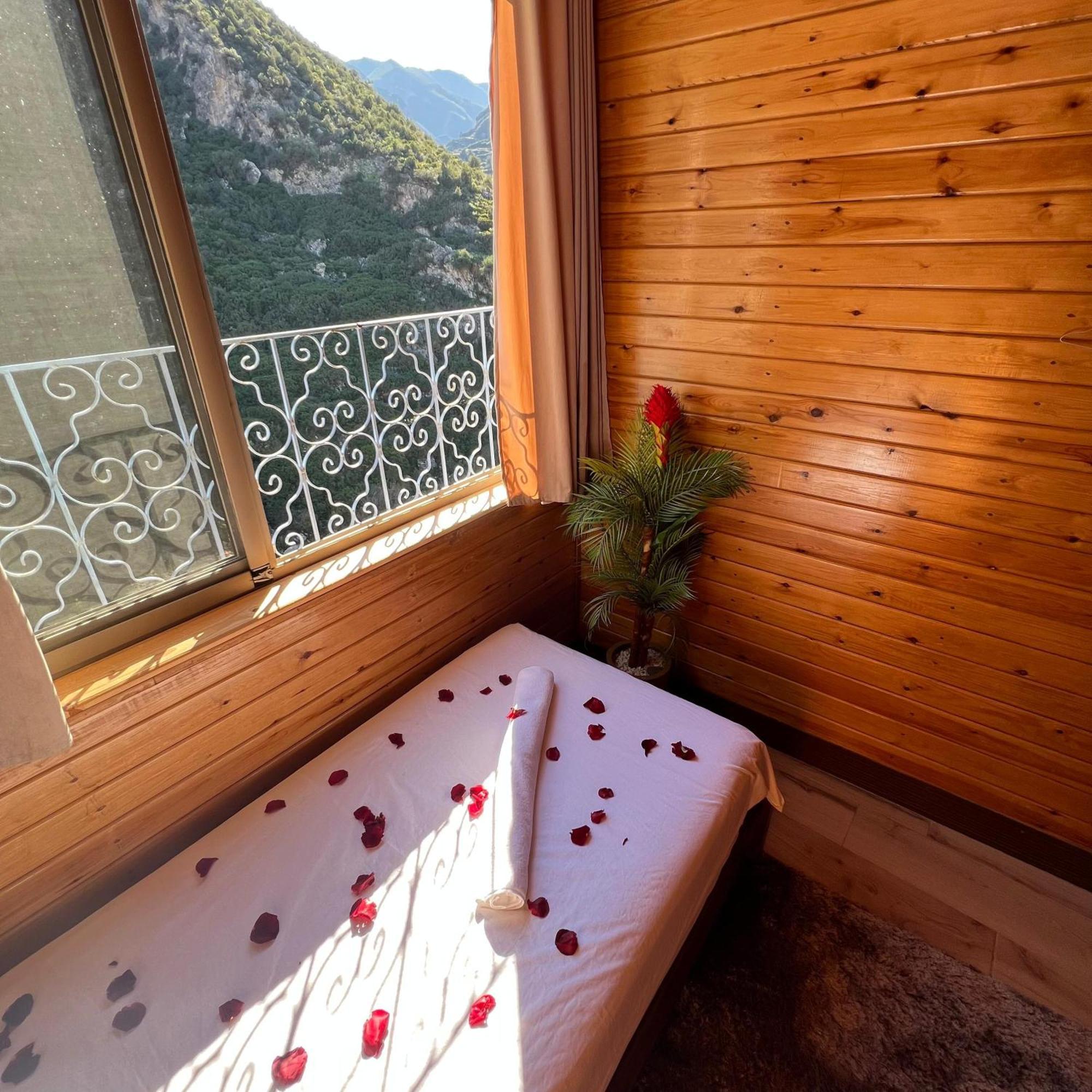 Hotel Nabil Akchour Екстериор снимка